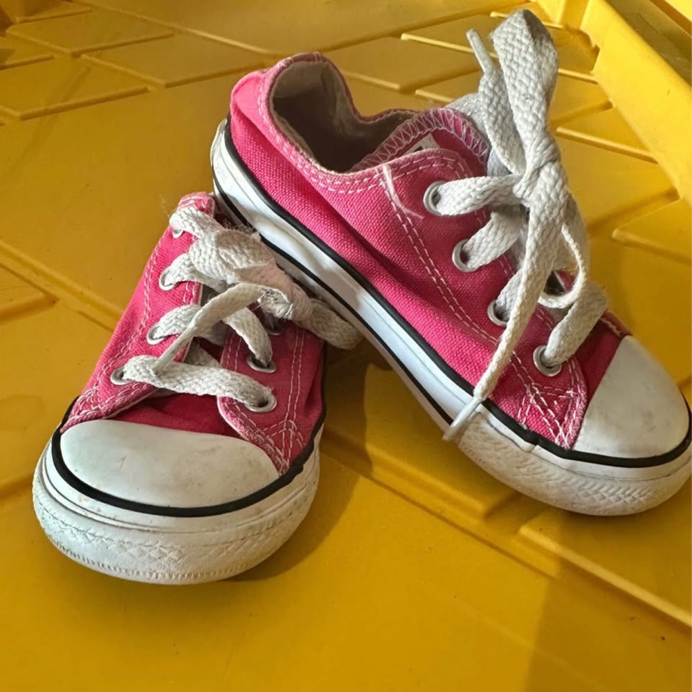 Pink Girls Converse size 8c toddler